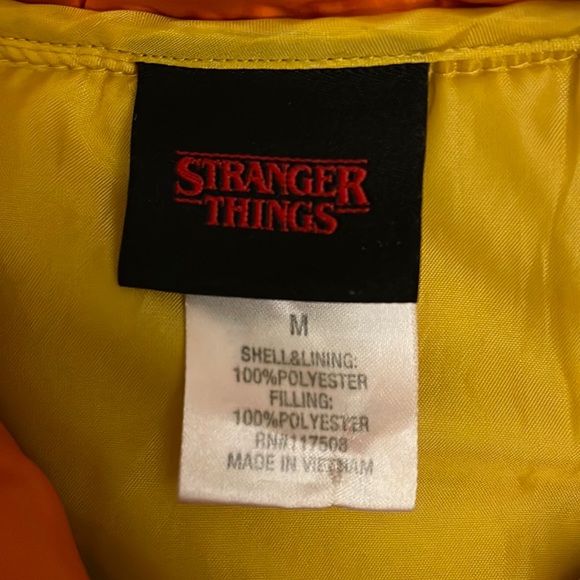 Stranger Things Insulated Vest Size Medium - Picture 6 of 6